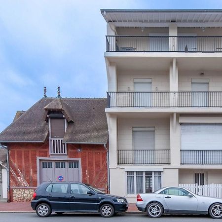 2-Bedroom Apartment With Balcony Near Hippodrome Ντοβίλ Εξωτερικό φωτογραφία